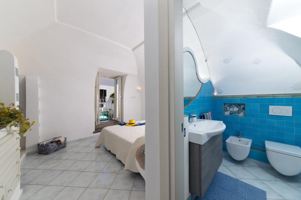 La Casetta In Piazzetta Apartment Ischia Island Стая снимка